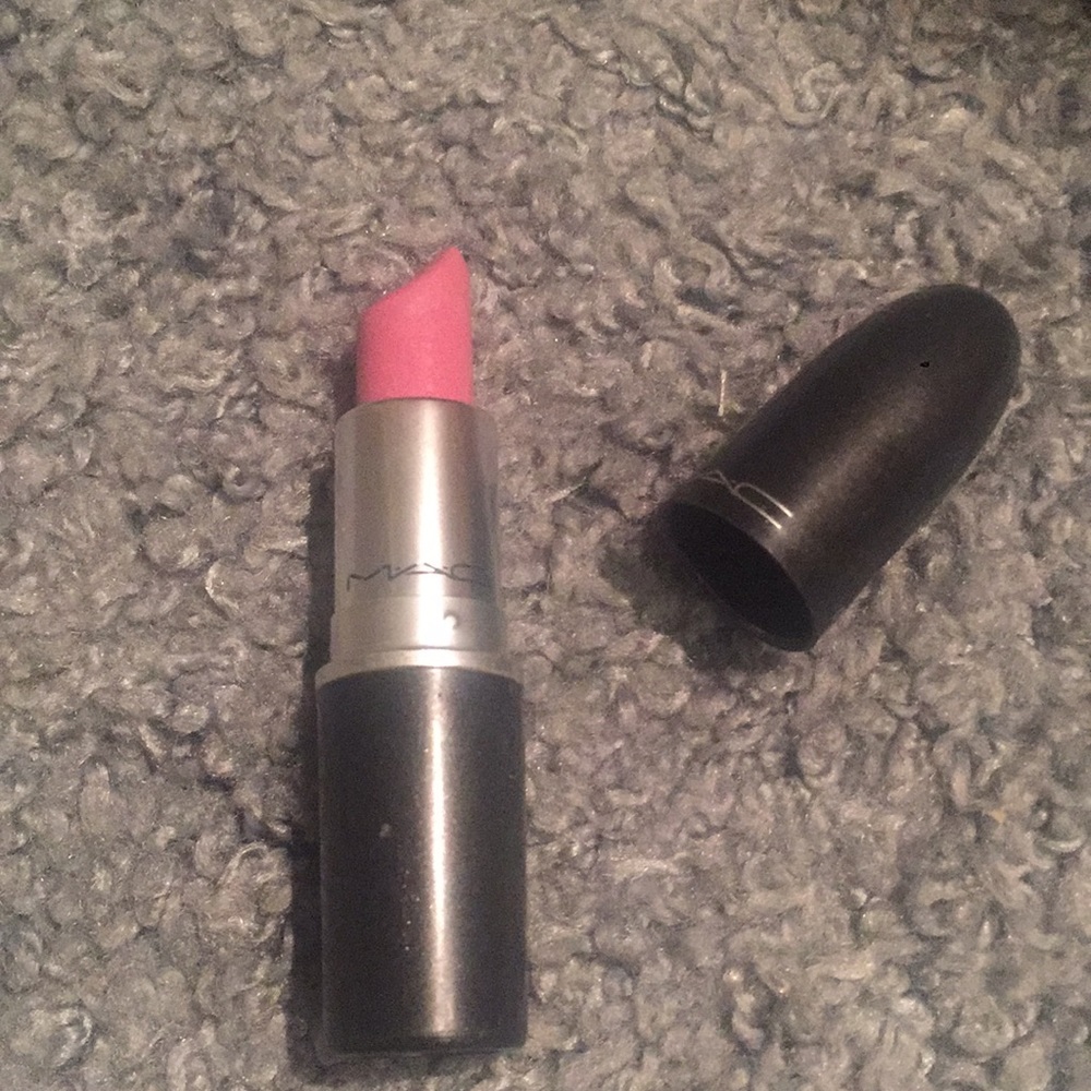 MAC Satin Lipstick-Snob